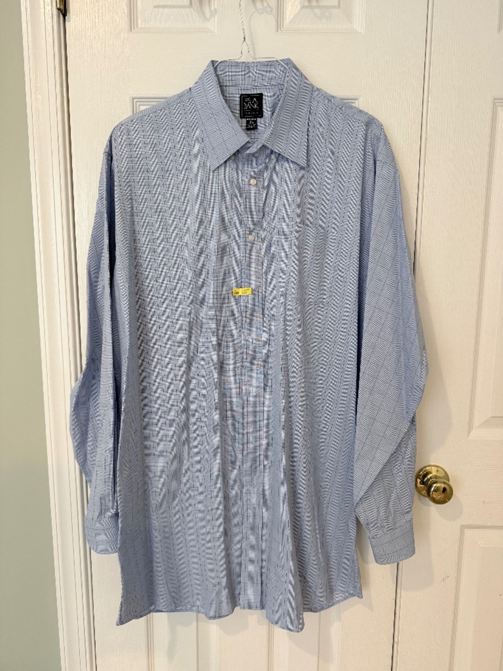 Jos A Bank Dress Shirt - Traditional Fit Neck Sz 18"